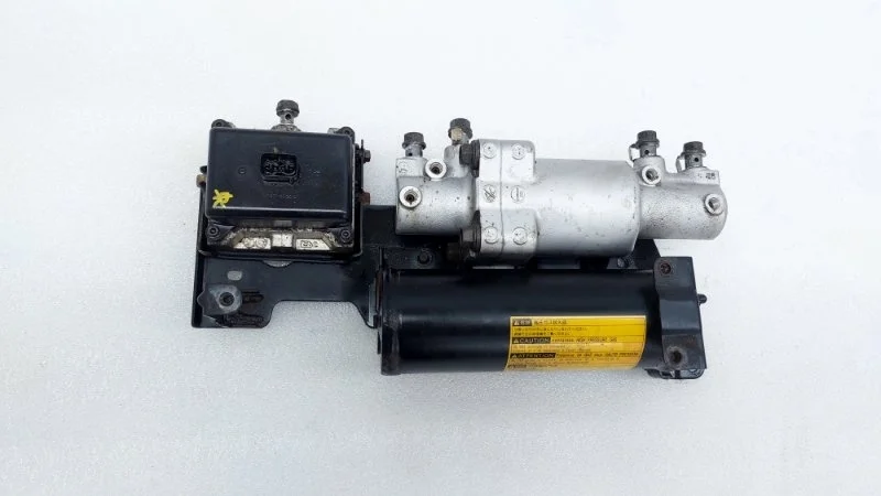 Гидроцилиндр Lexus LX450d 2017 VDJ201