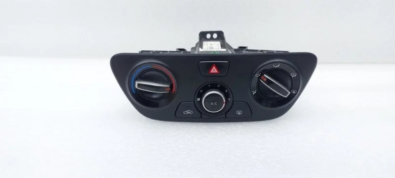 Блок управления отопителем Hyundai Solaris 2019 HCR