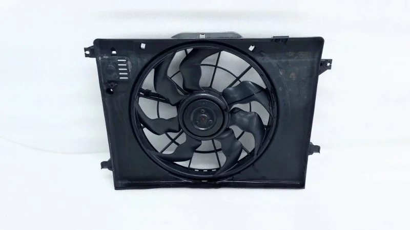 Вентилятор радиатора Genesis G70 2019 IK