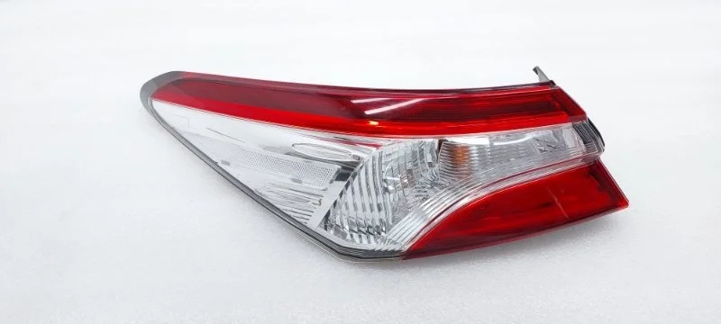 Фонарь Toyota Camry 2019 70