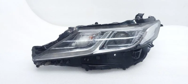 Фара Toyota Camry 2019 70