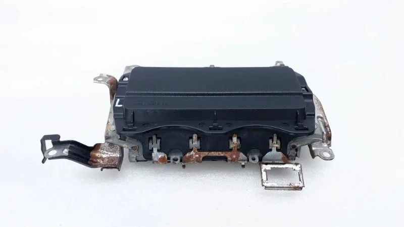 Подушка безопасности в колени Toyota Land Cruiser 2014 VDJ200