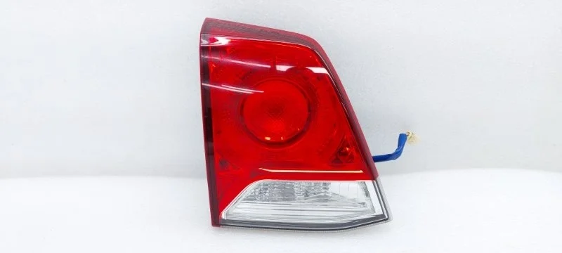 Фонарь Toyota Land Cruiser 2014 VDJ200