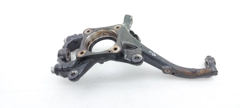 Кулак поворотный Toyota Land Cruiser 2014 VDJ200