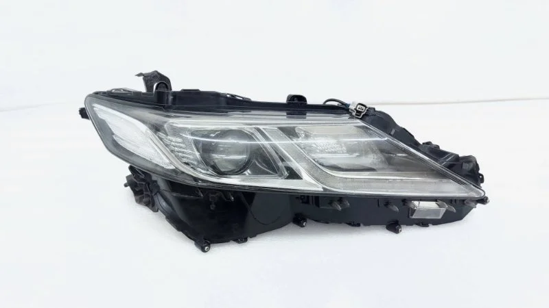 Фара Toyota Camry 2018 70