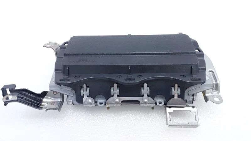 Подушка безопасности в колени Toyota Land Cruiser 2016 VDJ200