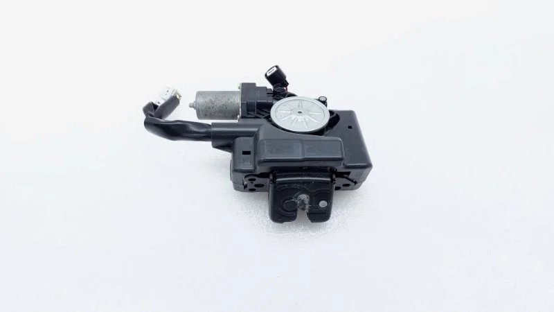 Замок багажника Toyota Land Cruiser 2016 VDJ200