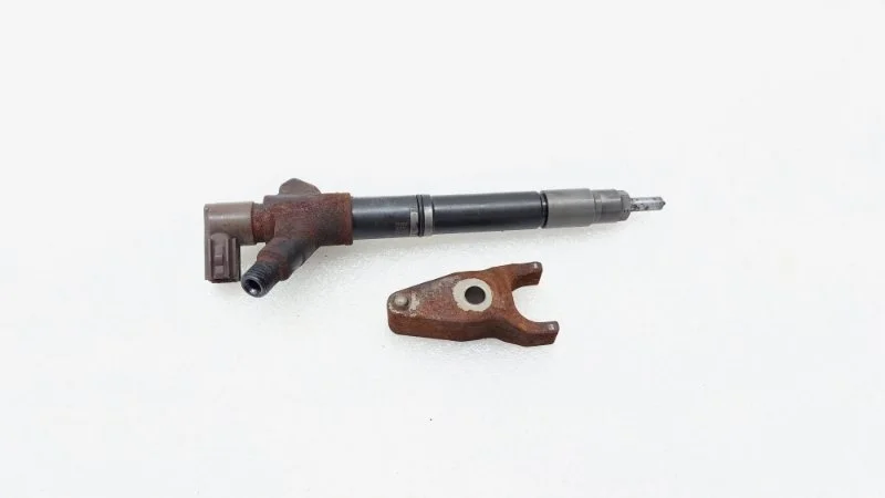 Форсунка топливная Toyota Land Cruiser 2016 VDJ200