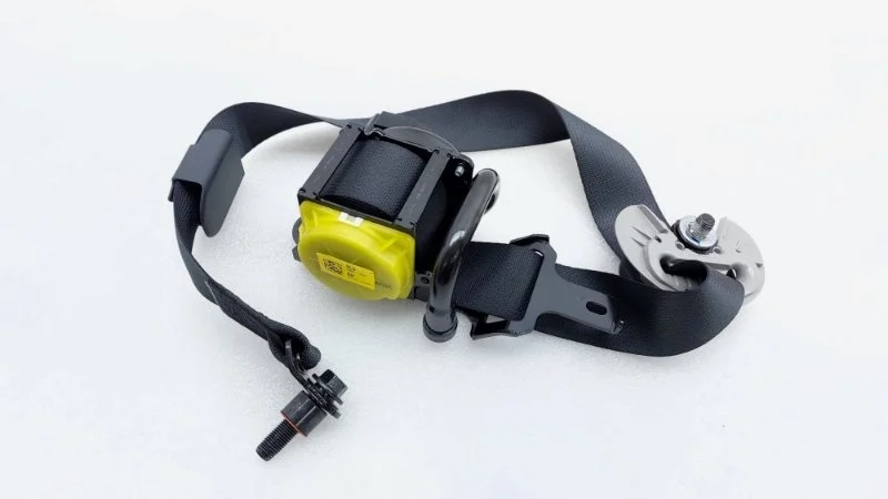 Ремень безопасности пиропатроном Kia Ceed 2023 CD