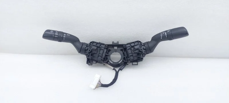 Переключатель подрулевой Toyota Camry 2021 70