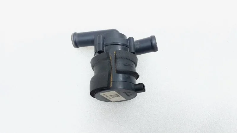 Насос водяной \ помпа Land Rover Range Evoque 2012 L538