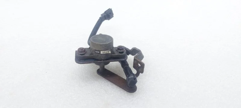 Датчик положения кузова Infiniti QX56 2012 Z62