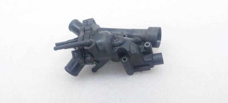 Корпус термостата Infiniti QX56 2012 Z62