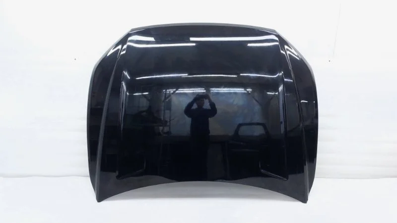 Капот Volkswagen Touareg 2019 CR