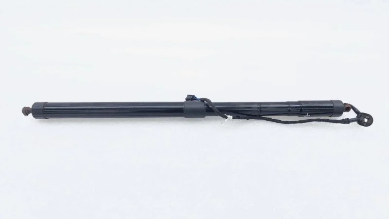 Амортизатор багажника Volkswagen Touareg 2014 NF