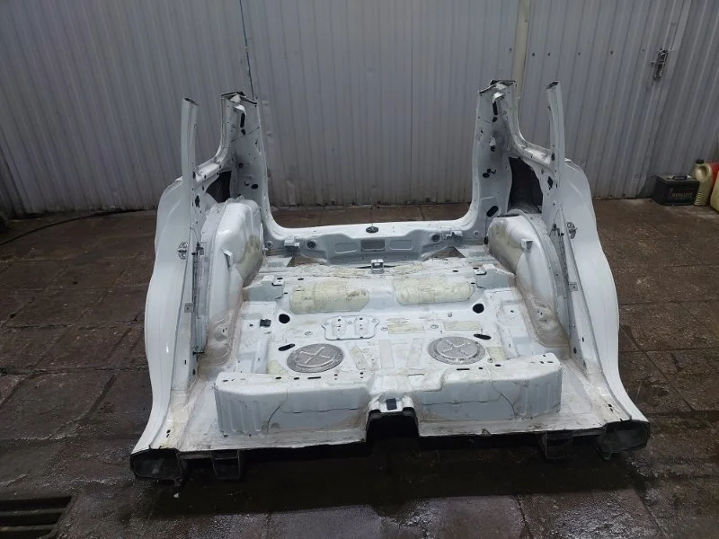 Кузов задняя часть Volkswagen Touareg 2014 NF