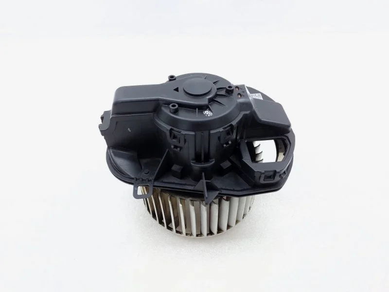 Моторчик печки Volkswagen Touareg 2014 NF