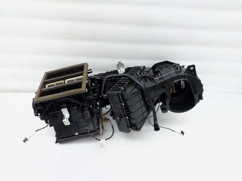 Корпус отопителя Volkswagen Touareg 2014 NF