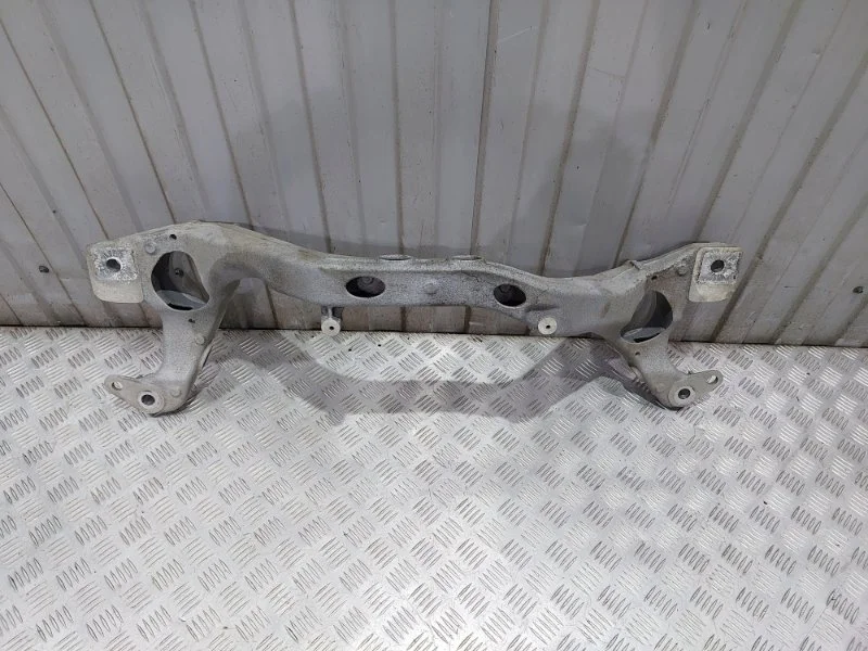 Кронштейн опоры двигателя Volkswagen Touareg 2014 NF