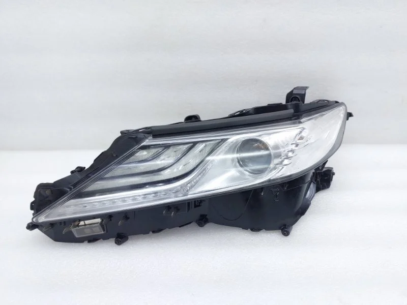 Фара Toyota Camry 2018 70