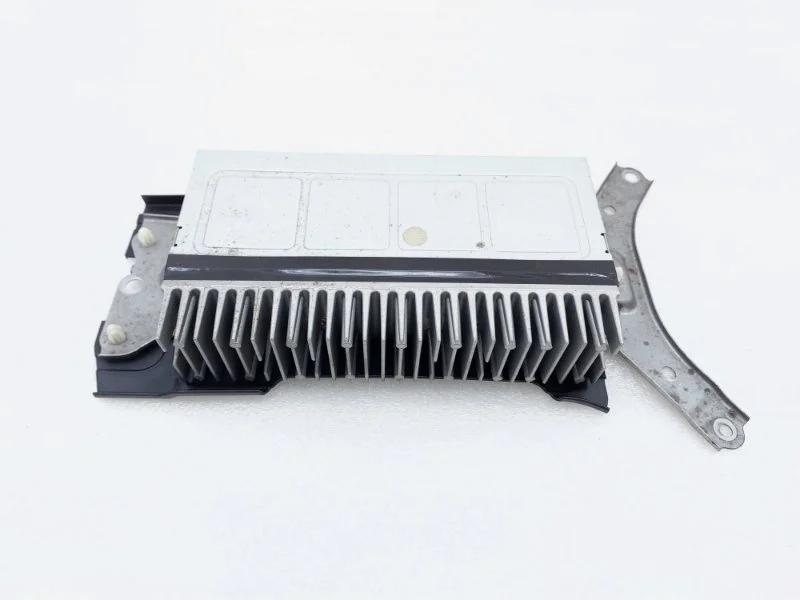 Усилитель акустической системы Toyota Land Cruiser 2008 VDJ200