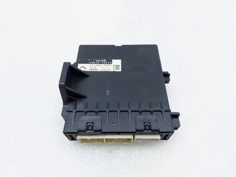 Блок управления климат контролем Toyota Land Cruiser 2008 VDJ200