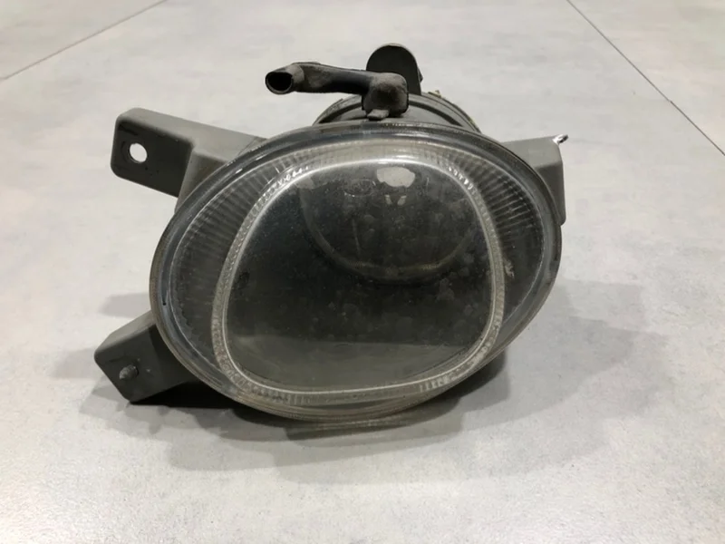 Фара противотуманная правая Volvo XC70 2007