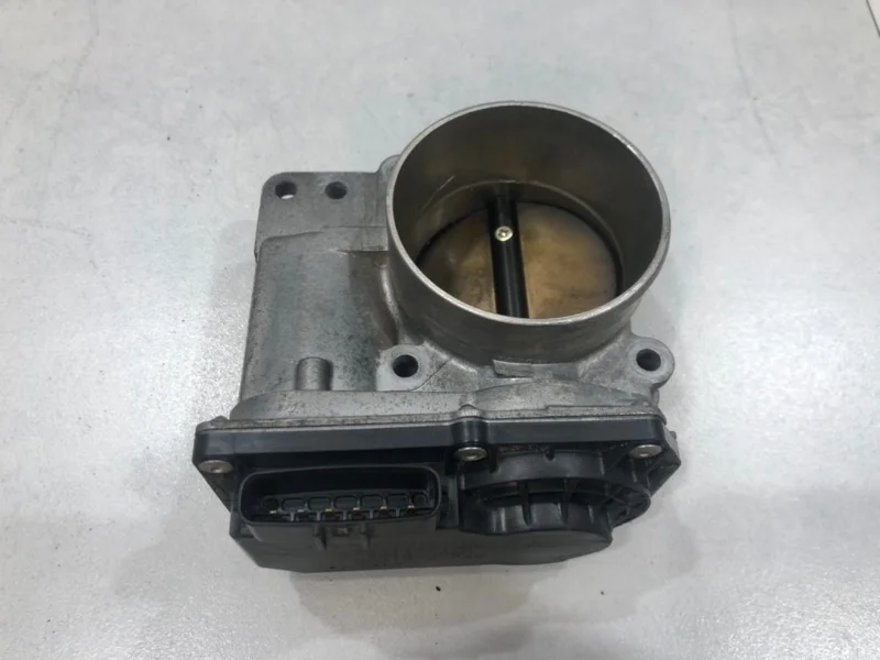 Дроссельная заслонка Volvo S40 2005