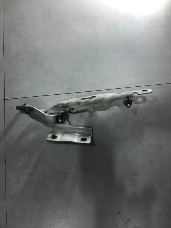 Петля капота Volvo S60 2011