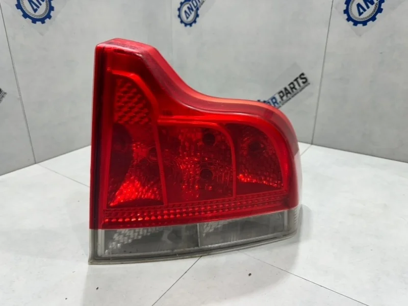 Фонарь задний правый Volvo S60 2008