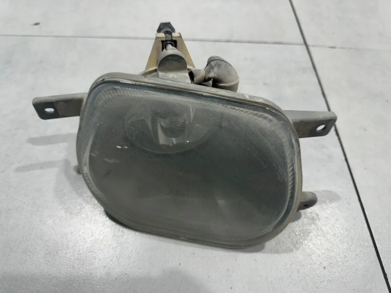 Фара противотуманная левая Volvo XC90