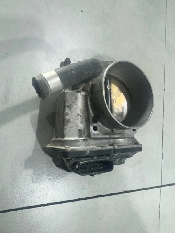Дроссельная заслонка Volvo XC90 2009