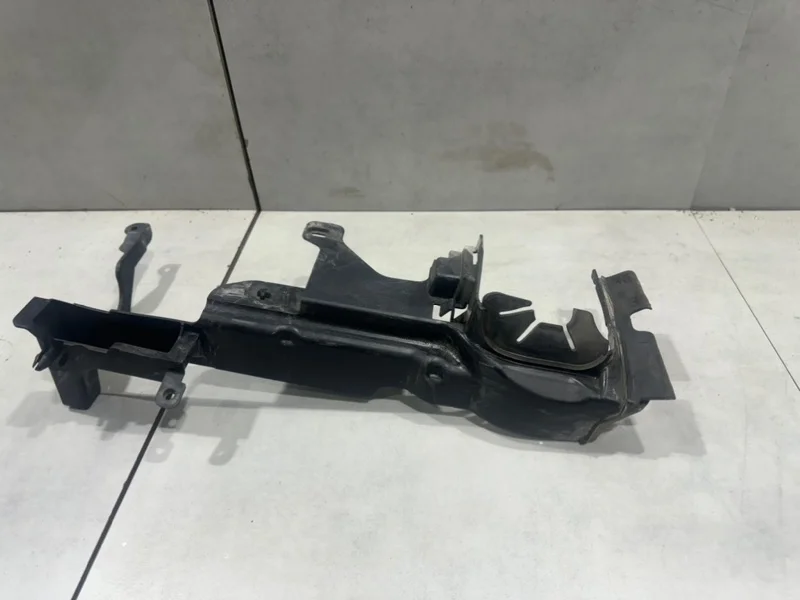 Дефлектор радиатора Volvo XC60