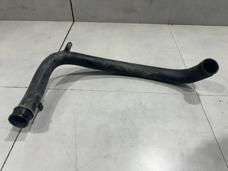 Патрубок интеркулера Volvo XC90