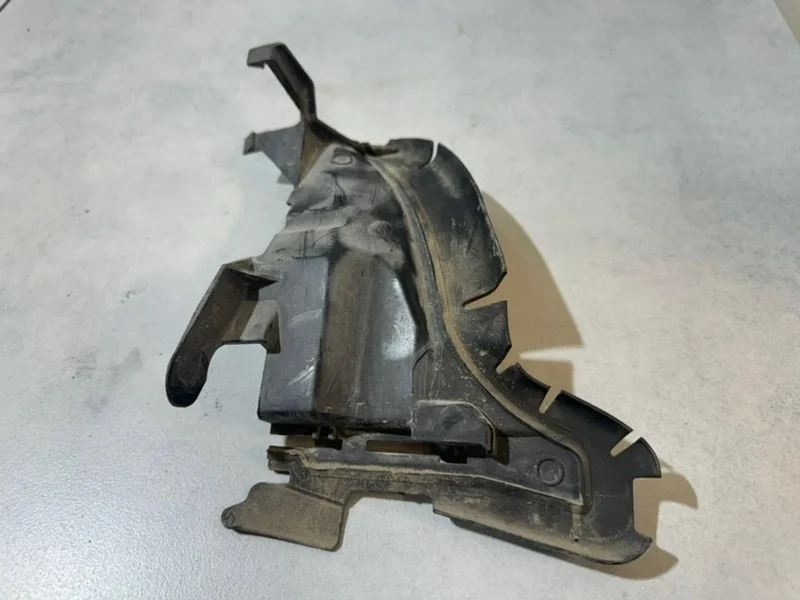 Дефлектор радиатора Volvo S80