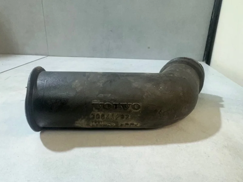Патрубок интеркулера Volvo XC90