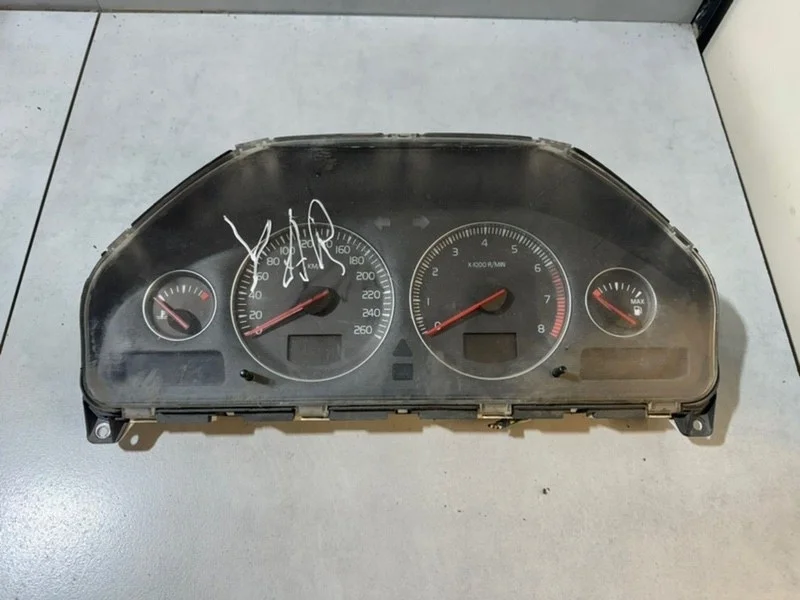 Панель приборов Volvo XC90