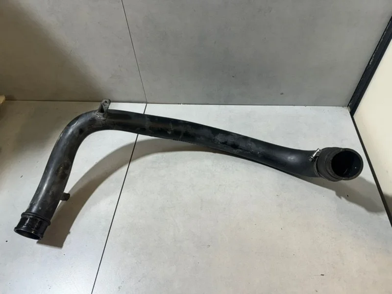 Патрубок интеркулера Volvo S60