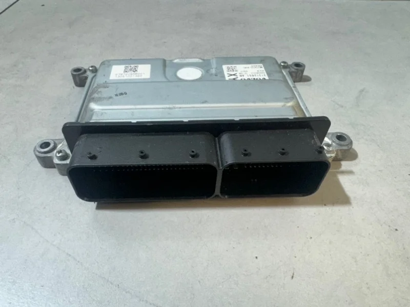 Блок управления двигателем Volvo v40