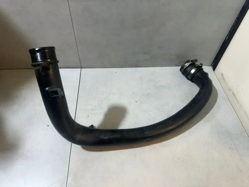 Патрубок интеркулера Volvo XC90