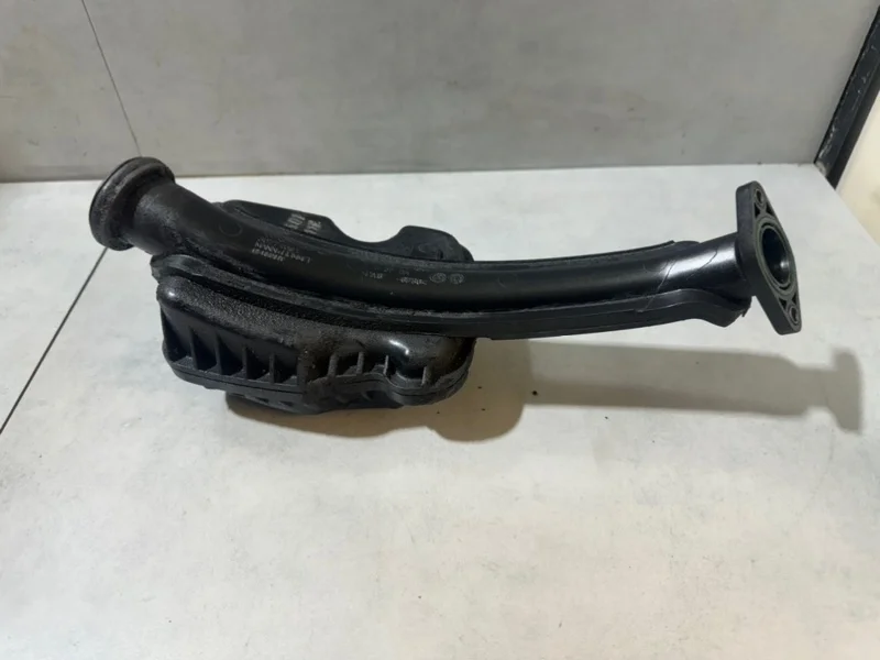 Резонатор воздушного фильтра Volvo XC70