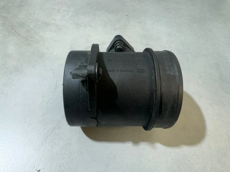 Датчик массового расхода воздуха Volvo XC90