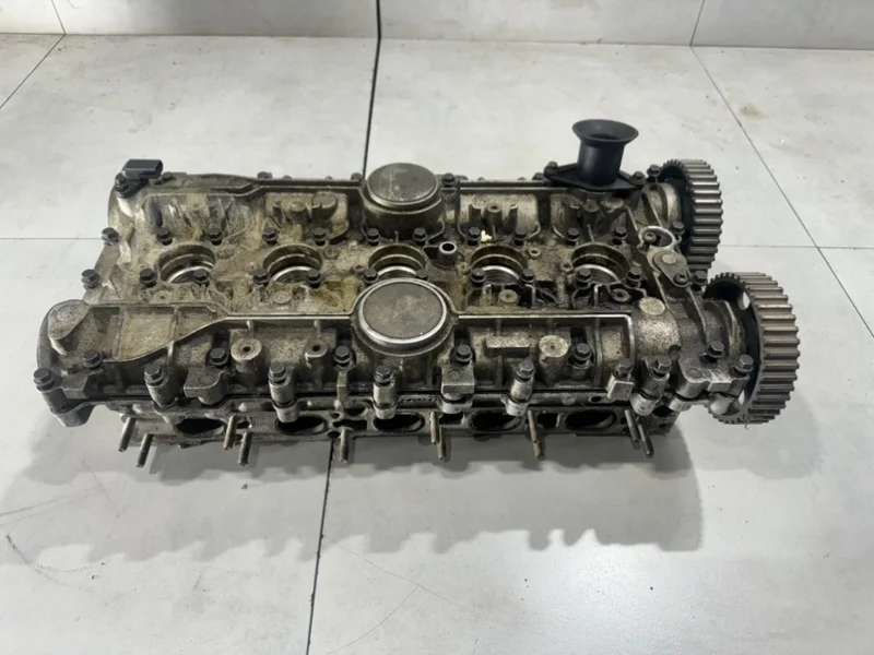 Головка блока цилиндров Volvo S40