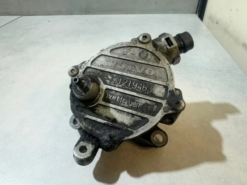 Насос вакуумный Volvo XC60