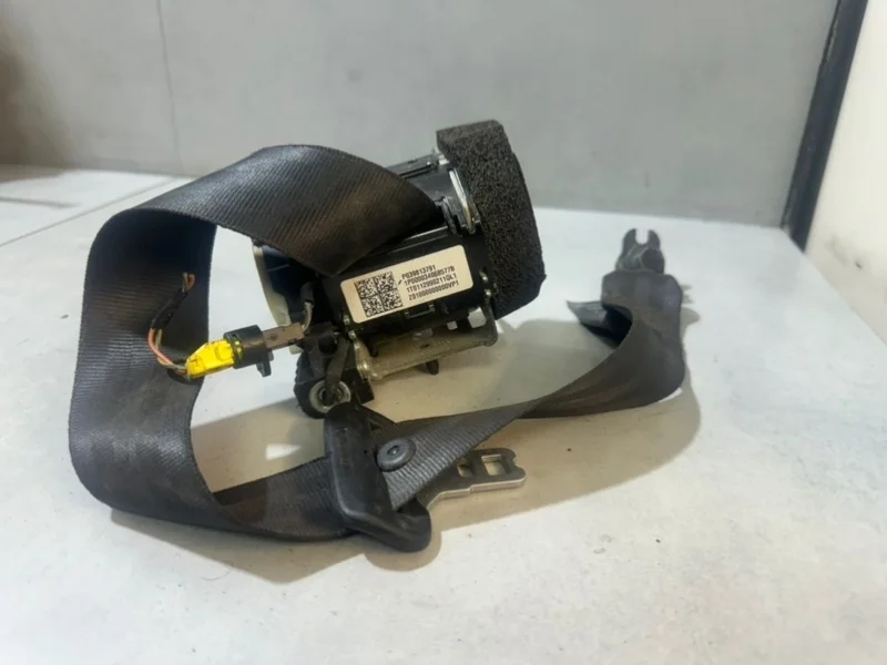 Ремень безопасности Volvo S60