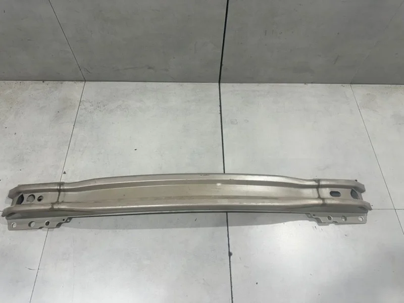 Усилитель бампера Volvo S80