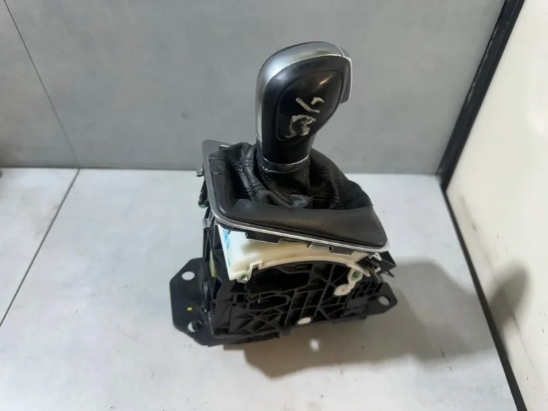 Селектор акпп Volkswagen Touareg 2012