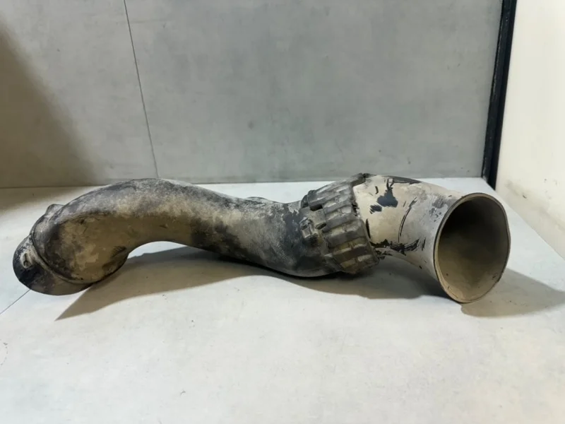 Патрубок воздушного фильтра Volkswagen Touareg 2012