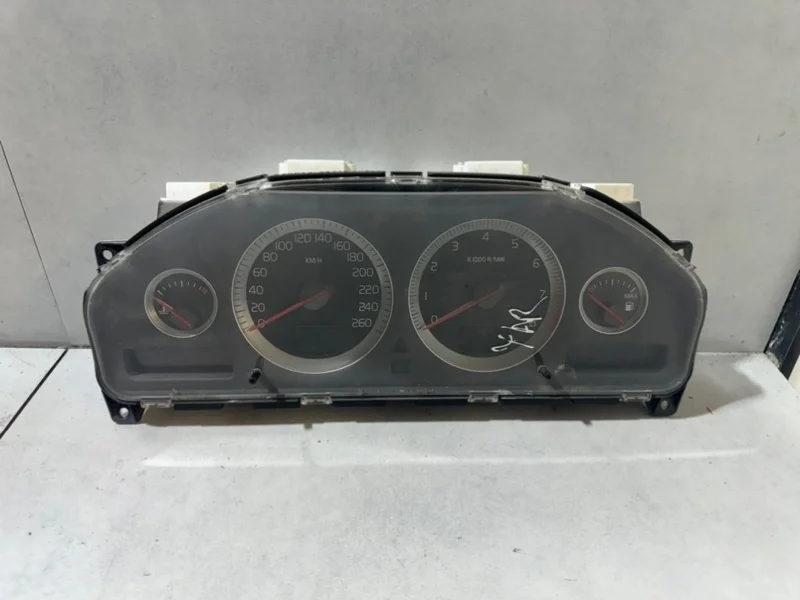 Панель приборов Volvo XC90