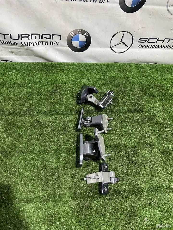 Петля двери mercedes cls c257